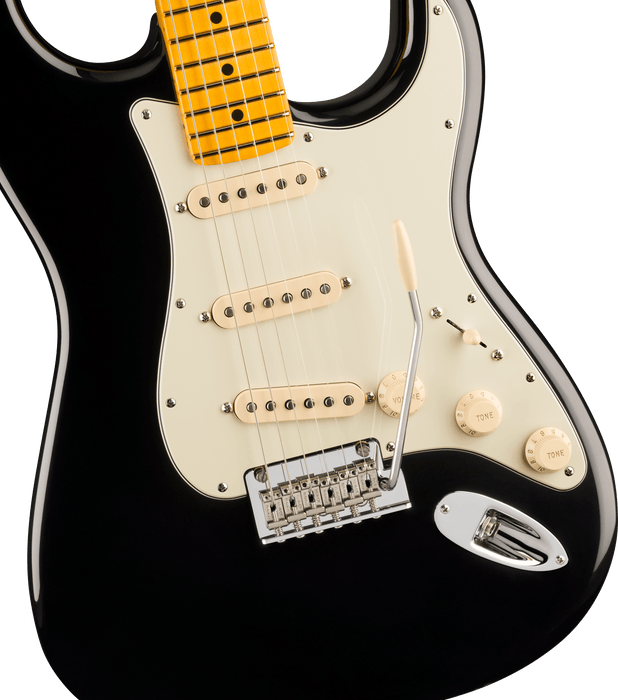 Fender American Professional Stratocaster, Maple Fingerboard, Black