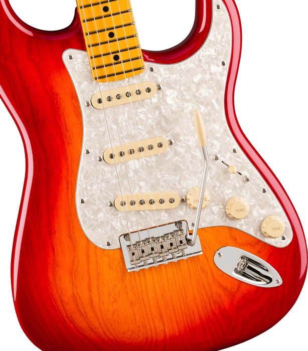 Fender American Professional Stratocaster, touche en érable, Cherry Burst vieilli