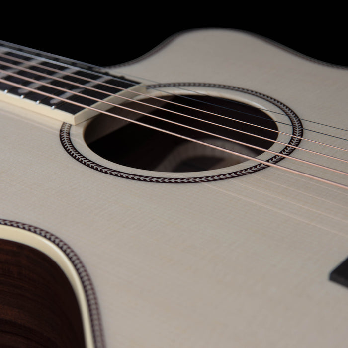 Godin Connaisseur MJ Acoustic Guitar, Natural