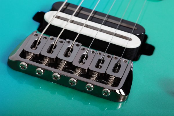 Schecter C-1 SLS Hollywood Glacier