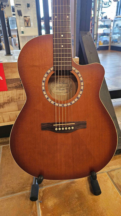 Art & Lutherie Folk Cedar Cutaway EQ w/A&L Gigbag - Used