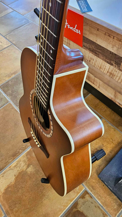 Art & Lutherie Folk Cedar Cutaway EQ w/A&L Gigbag - Used