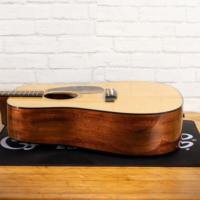 Martin MGear Guitar Protective Axe Mat CFM Logo 17"x24"