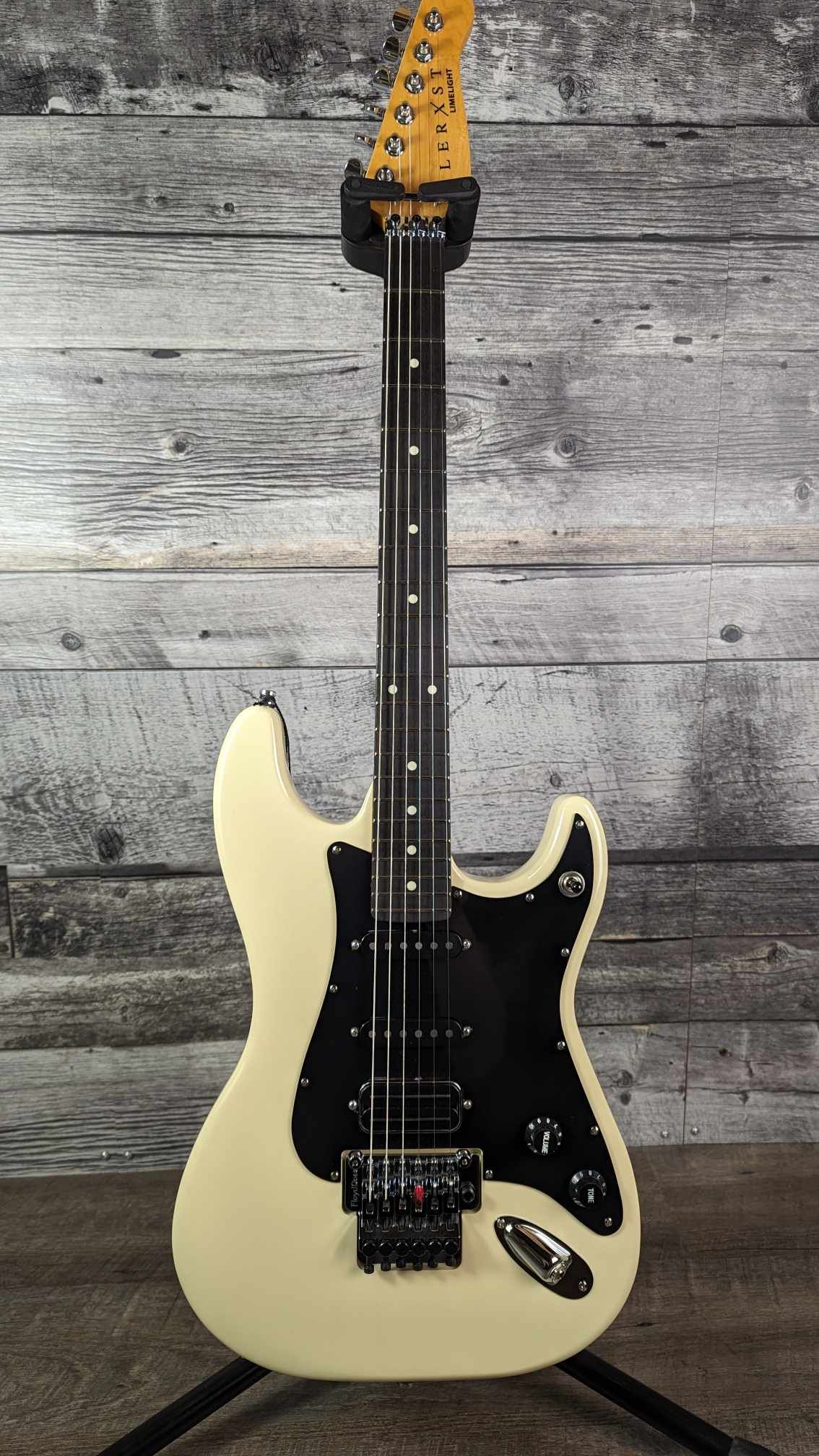 Godin Alex Lifeson Ltd Edition LERXST Limelight Cream w/Floyd Rose