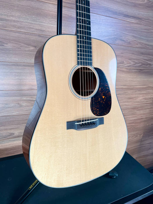 Martin D-18 Authentic 1939 Acoustic Guitar w/case - B-Stock