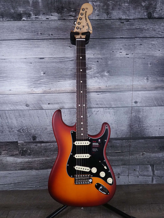 Fender American Performer Spruce Stratocaster, Rosewood Fingerboard, Honey Burst  - Used
