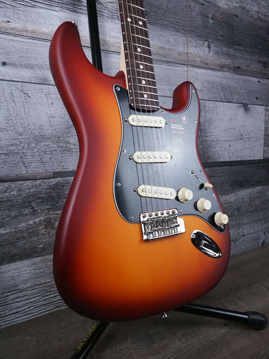 Fender American Performer Spruce Stratocaster, Rosewood Fingerboard, Honey Burst  - Used