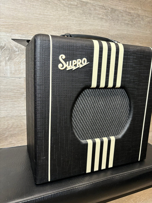 Supro Delta King 8 8" 1-watt Tube Combo Amp, Blk & Cream Demo