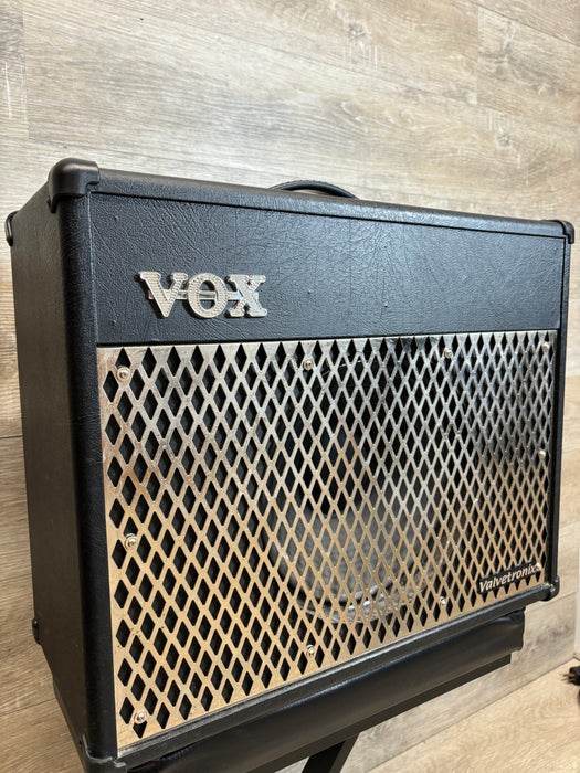 Vox Valvetronix VT50 50-Watt 1x12 Modeling Guitar Combo Vox - Used