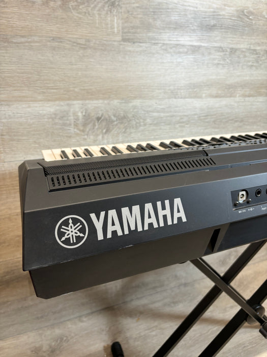 Yamaha PSR-S750 w/gig bag - Used