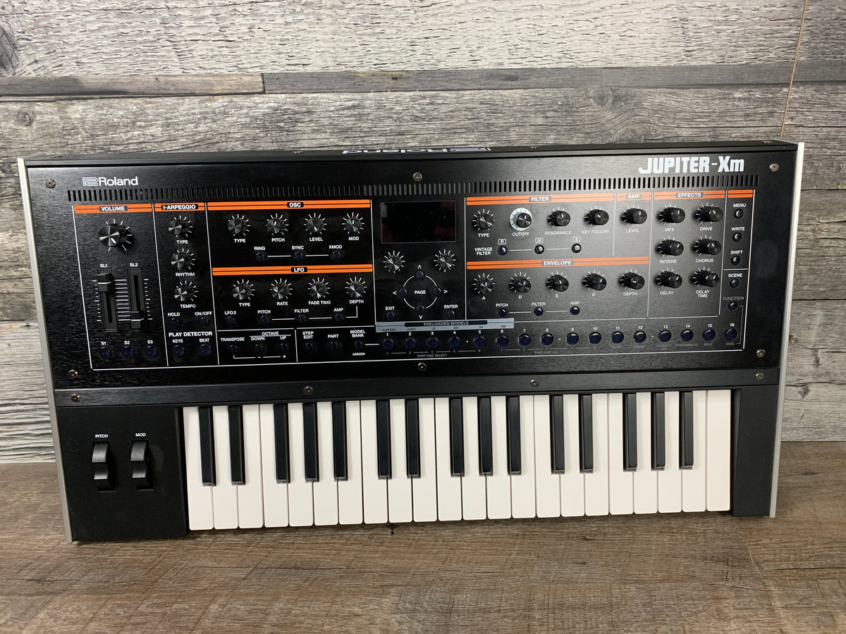 Roland Jupiter XM 37 keys use + Gator bag GT-2412