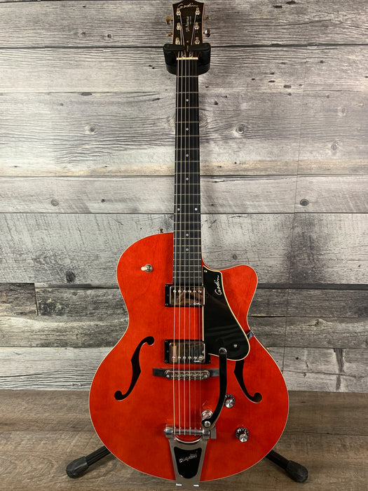 Godin 5th Avenue Uptown Trans Red use + Tric Case Deluxe