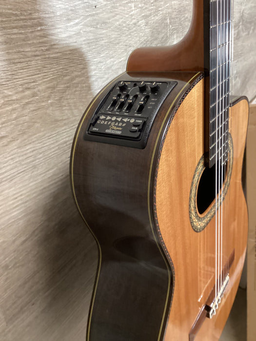 Takamine TH90 Hirade Series Classical Electric Guitar Natural Gloss w/case