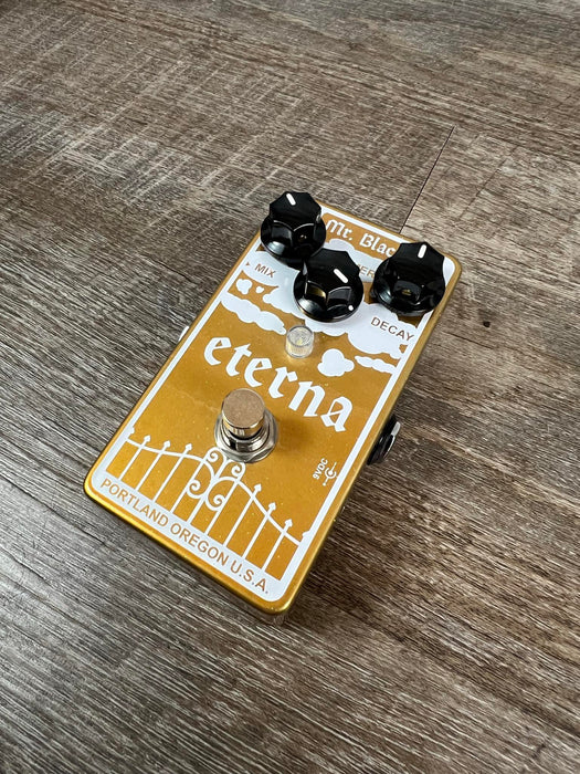 Mr. Black Eterna Gold Modified Shimmering Reverberator pedal - Used