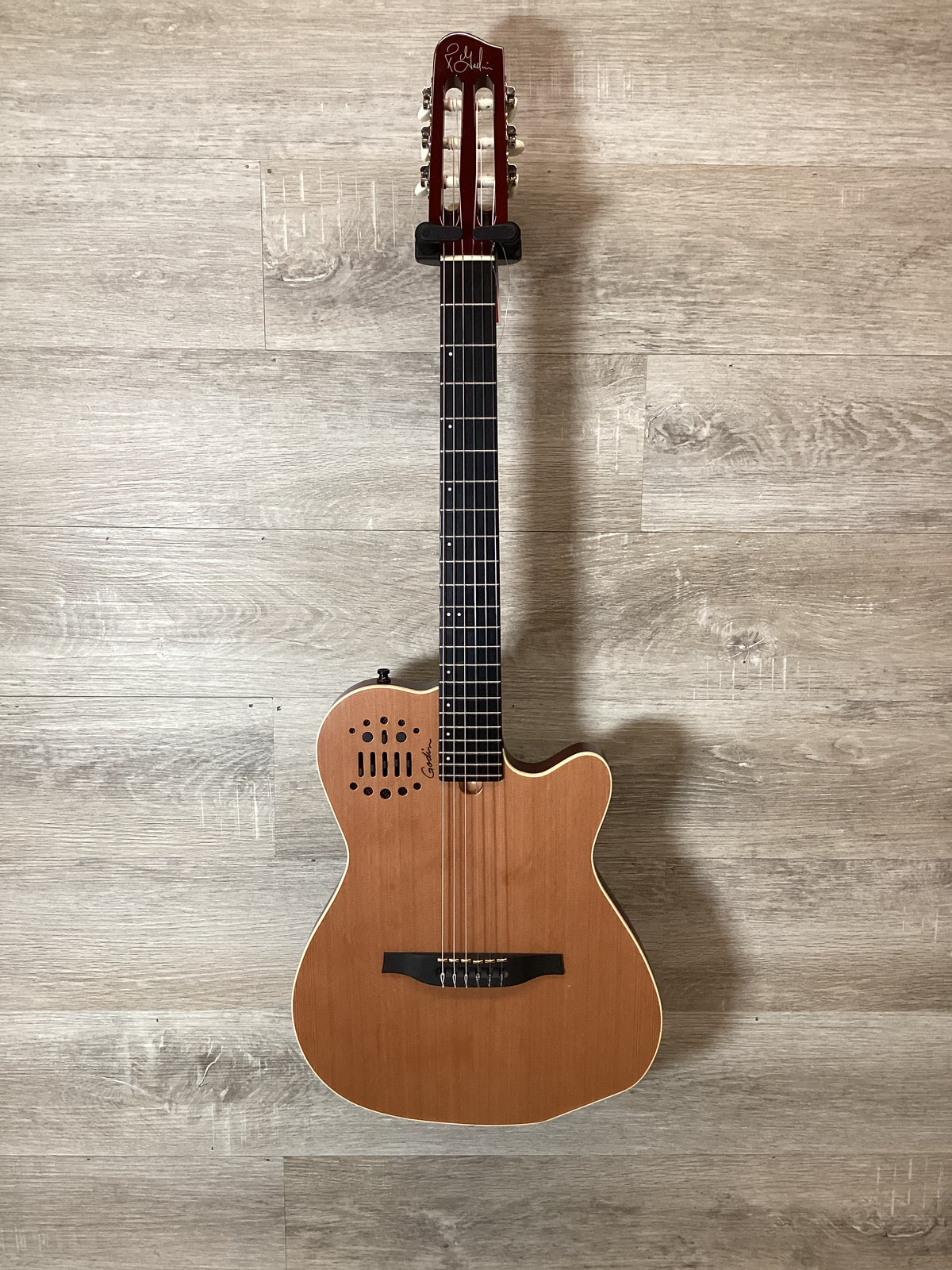 Godin ACS Cedar Natural SG w/Bag - demo for Sale in Canada | Zedem