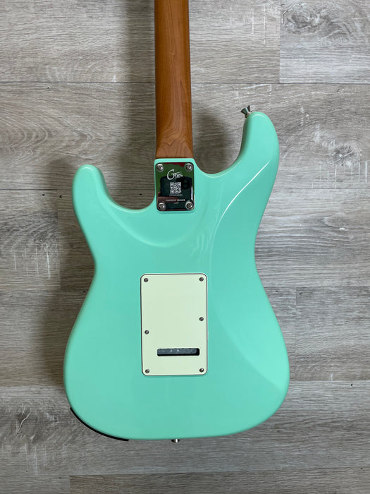 Mooer GTRS P800 Intelligent Electric Guitar - Surf Green + Footswitch w/ gigbag - used