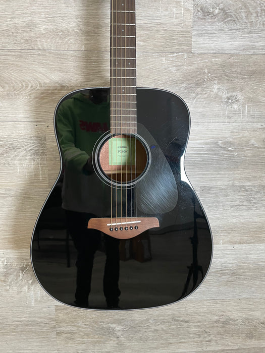 Yamaha FG800 black acoustic guitar - used