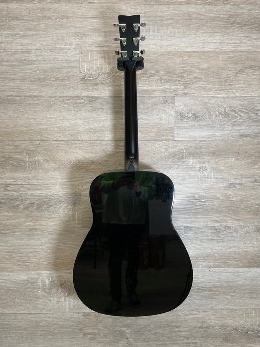 Yamaha FG800 black acoustic guitar - used