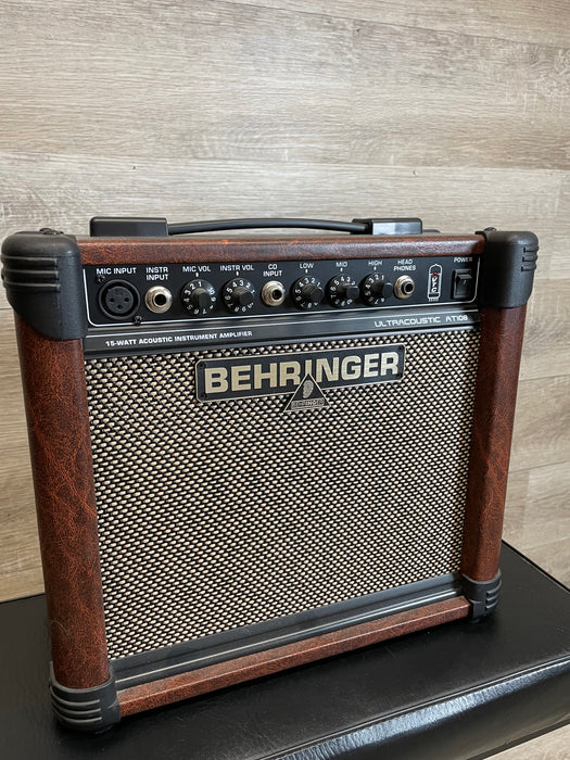Behringer AT108 Acoustic Amp Usagé