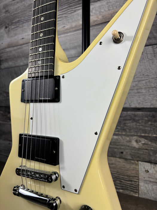 Gibson Explorer W/Seymour Duncan Blackout Pickups w/Hardshell Gibson Case, Classic White - Used