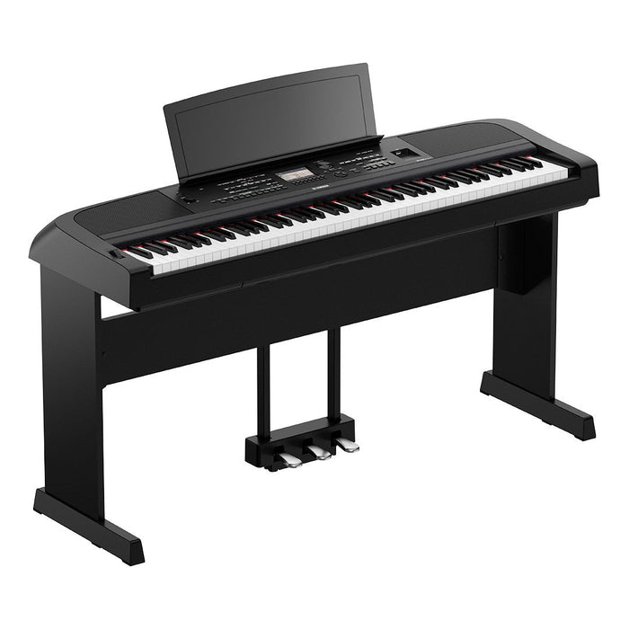 Yamaha DGX670 Digital Piano - Black (DEMO)