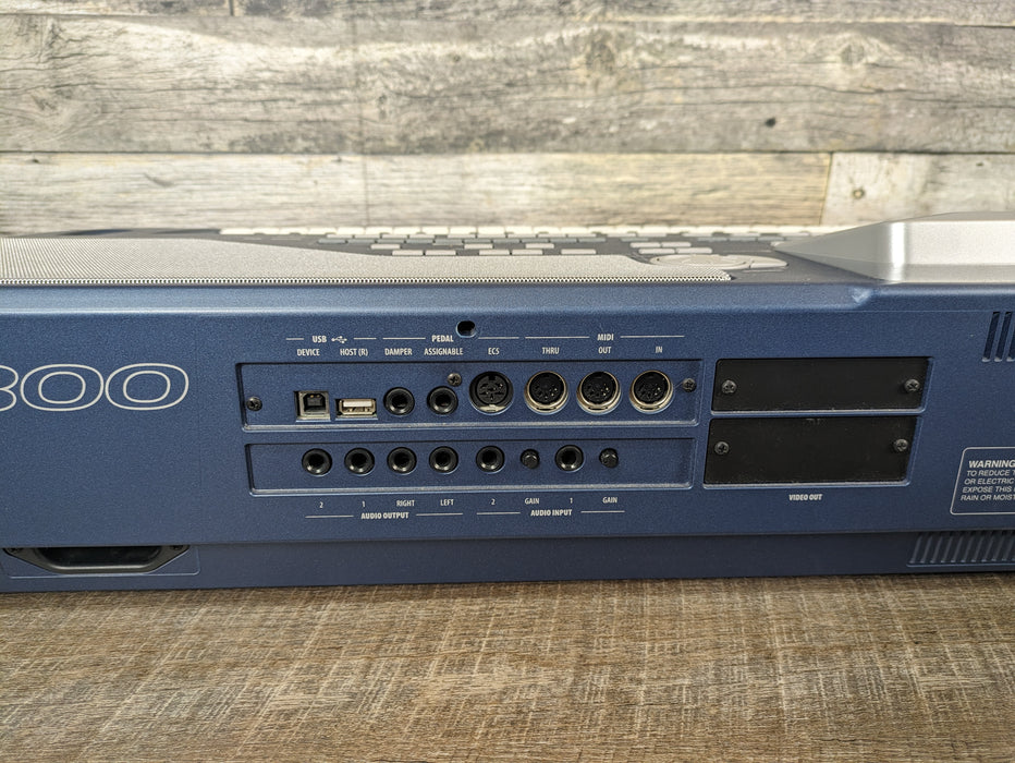 Korg PA800 w/stand, footswitch EC-5 and gigbag - Used