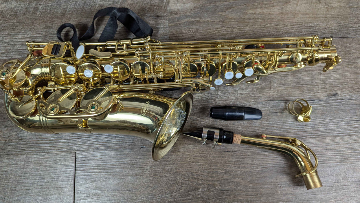 Sinclair Saxophone Alto w/case - Used