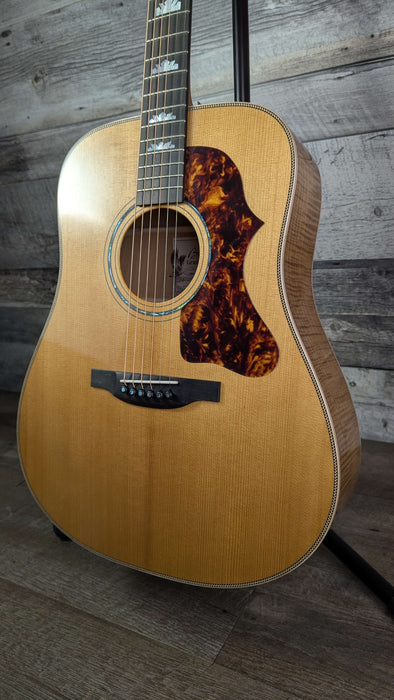 Boucher Studio Goose Grand Reserve Dreadnought Torrified Flamed Maple 3A
