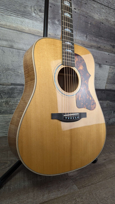 Boucher Studio Goose Grand Reserve Dreadnought Torrified Flamed Maple 3A