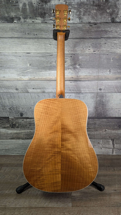 Boucher Studio Goose Grand Reserve Dreadnought Torrified Flamed Maple 3A