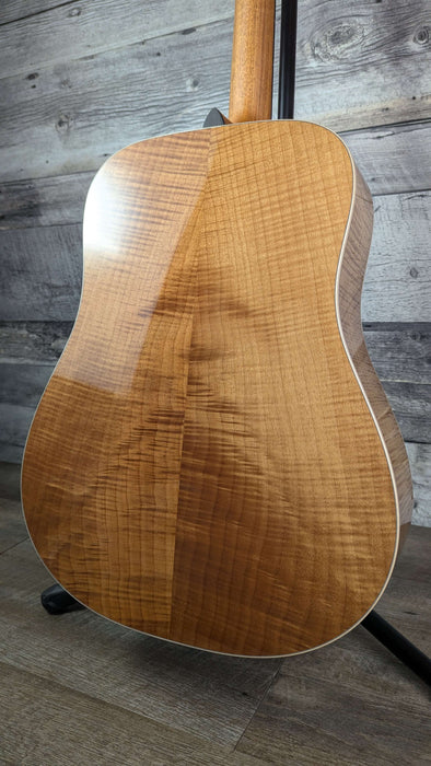 Boucher Studio Goose Grand Reserve Dreadnought Torrified Flamed Maple 3A