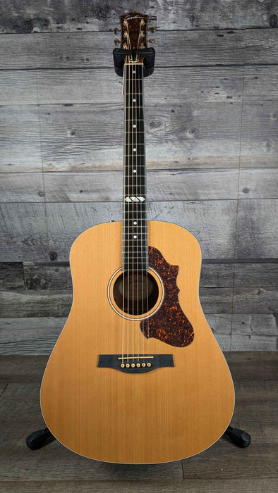 Godin Metropolis Natural Cedar EQ w/Tric Case - Used