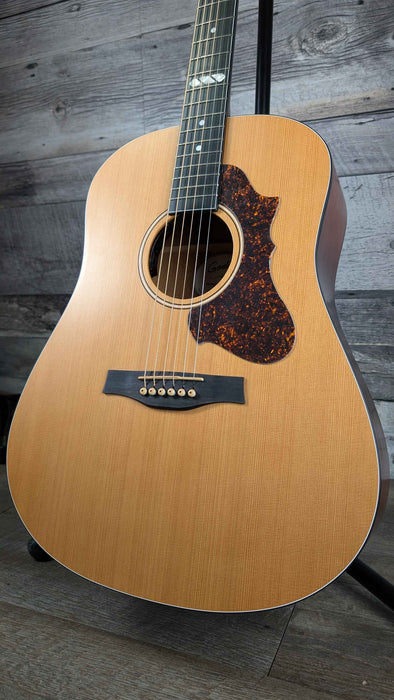 Godin Metropolis Natural Cedar EQ w/Tric Case - Used