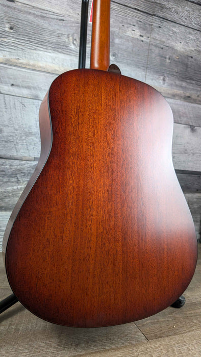 Godin Metropolis Natural Cedar EQ w/Tric Case - Used