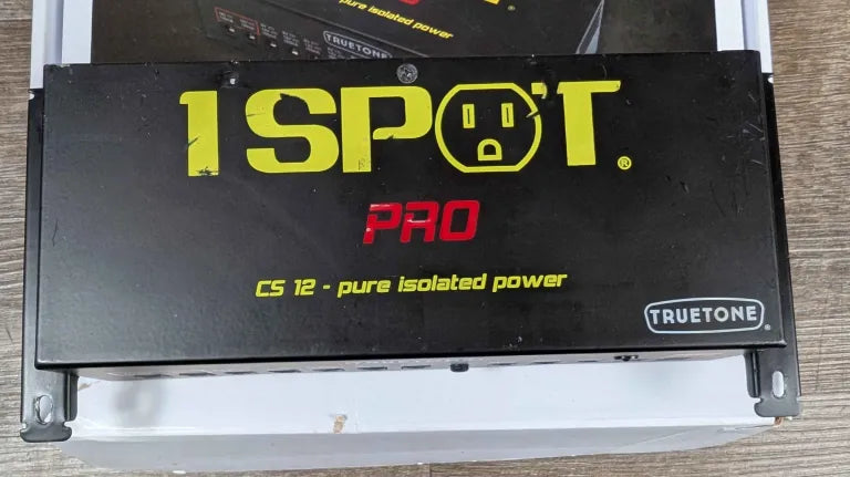 TrueTone CS12 Pure Isolated Power Brick - 12 outputs, 5 voltage options - Used