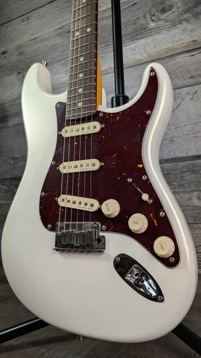 Fender american Ultra Strat w/Hardshell Case, Arctic Pearl - Used