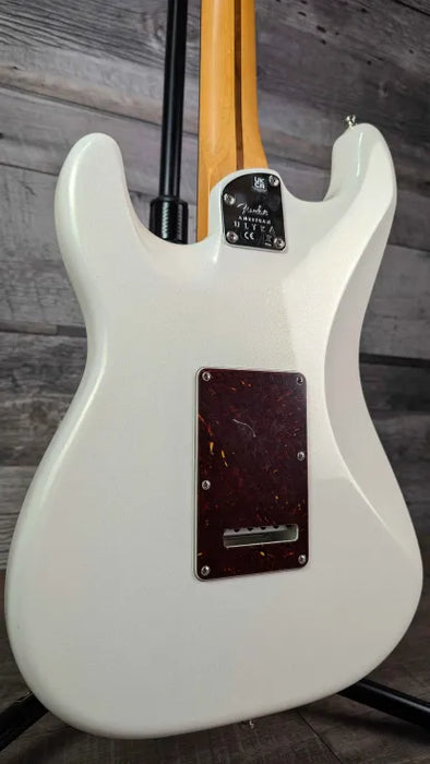 Fender american Ultra Strat w/Hardshell Case, Arctic Pearl - Used