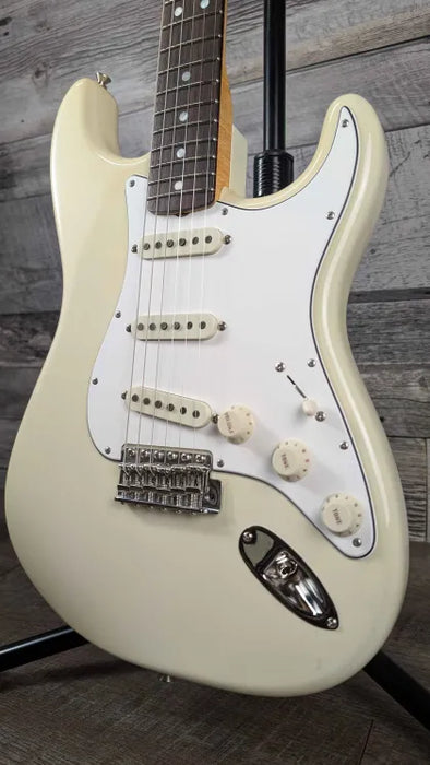 Fender Custom Shop 1966 Stratocaster DLX Closet Classic, Super Aged Olympic White