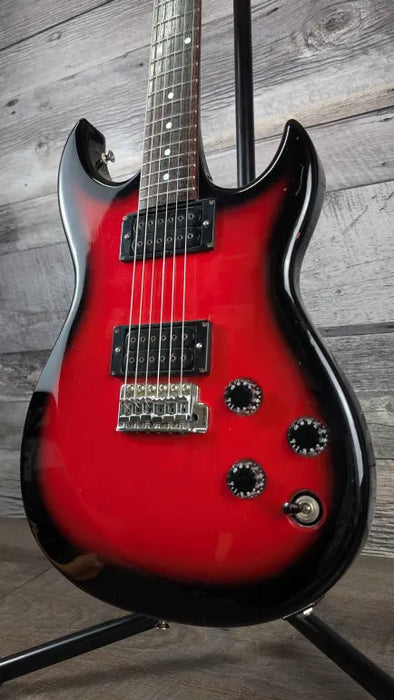 Takamine GX200 Electric Guitar w/Hardshell Case - Used