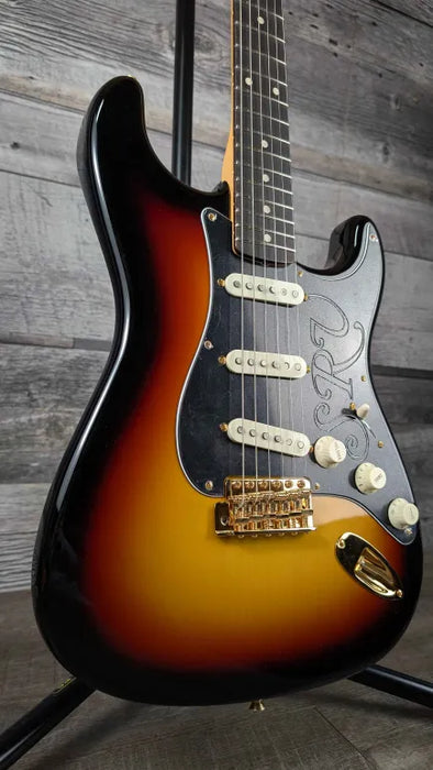 Fender Custom Shop Stevie Ray Vaughan Signature Stratocaster NOS, Rosewood Fingerboard, 3-Color Sunburst