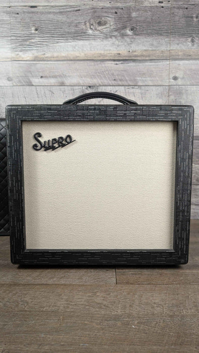 Amplificateur amulette Supro 1612RT avec couvercle et pédale