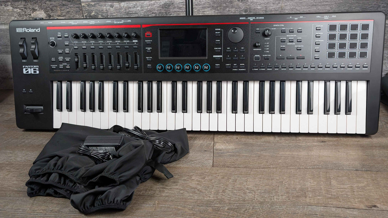 Roland FANTOM-06 Clavier de station de travail 61 touches avec cache-poussière - Occasion