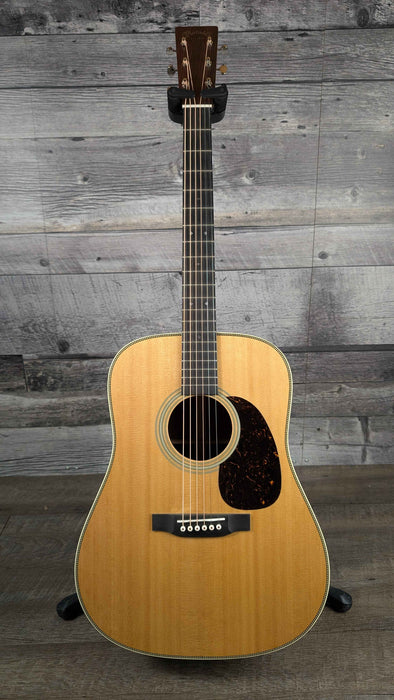 Martin Acoustic Guitar, HD-28 w/Molded Hardshell Case - Demo