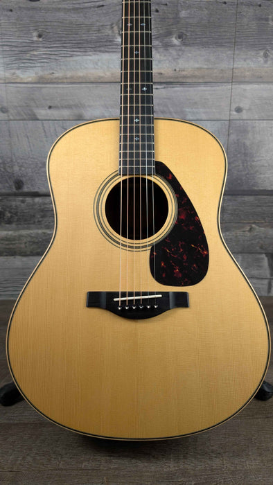 Yamaha LL26AREII Acoustic Guitar w/Hardcase - Demo