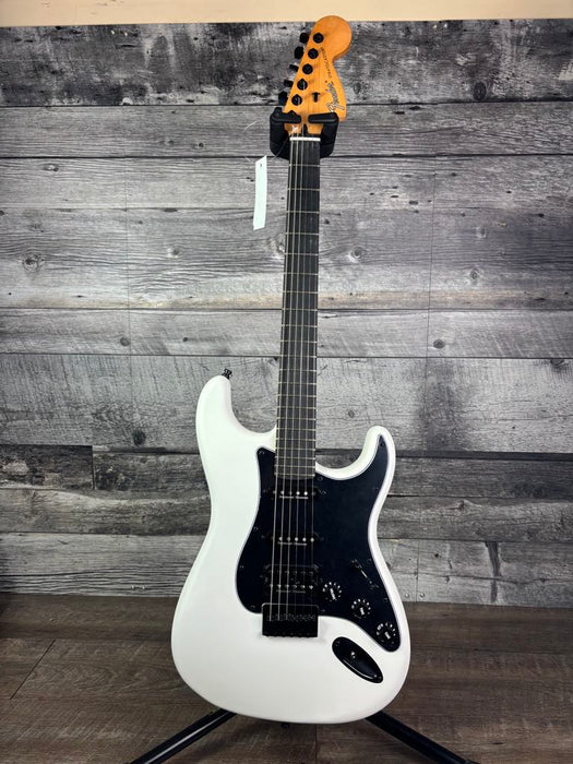 Fender Limited Edition Player Plus Stratocaster HSS HT, Ebony Fingerboard, Arctic White B-STOCK