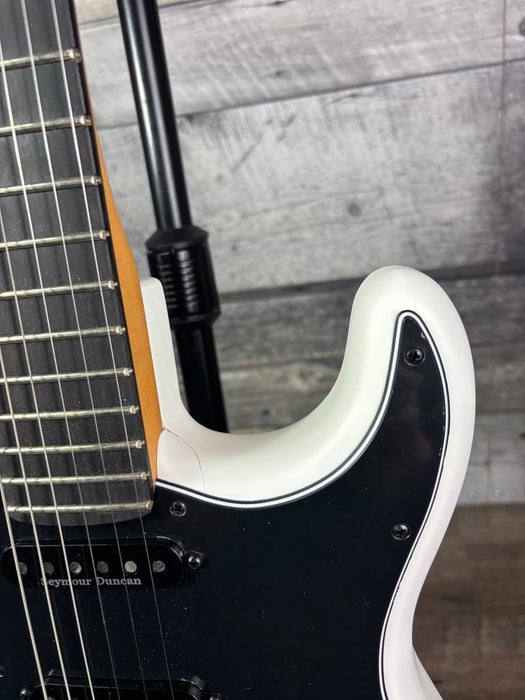 Fender Limited Edition Player Plus Stratocaster HSS HT, Ebony Fingerboard, Arctic White B-STOCK