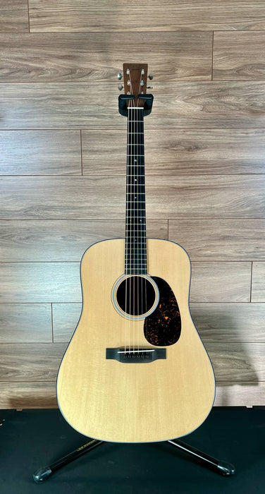 Martin D-18 Authentic 1939 Acoustic Guitar w/case - B-Stock