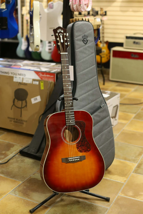 Guild D-140 Dreadnought Acoustic Guitar Cherry Burst Used w/Guild Deluxe Gigbag