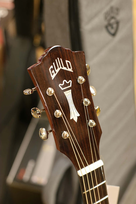 Guild D-140 Dreadnought Acoustic Guitar Cherry Burst Used w/Guild Deluxe Gigbag
