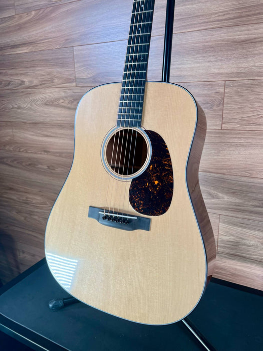 Martin D-18 Authentic 1939 Acoustic Guitar w/case - B-Stock